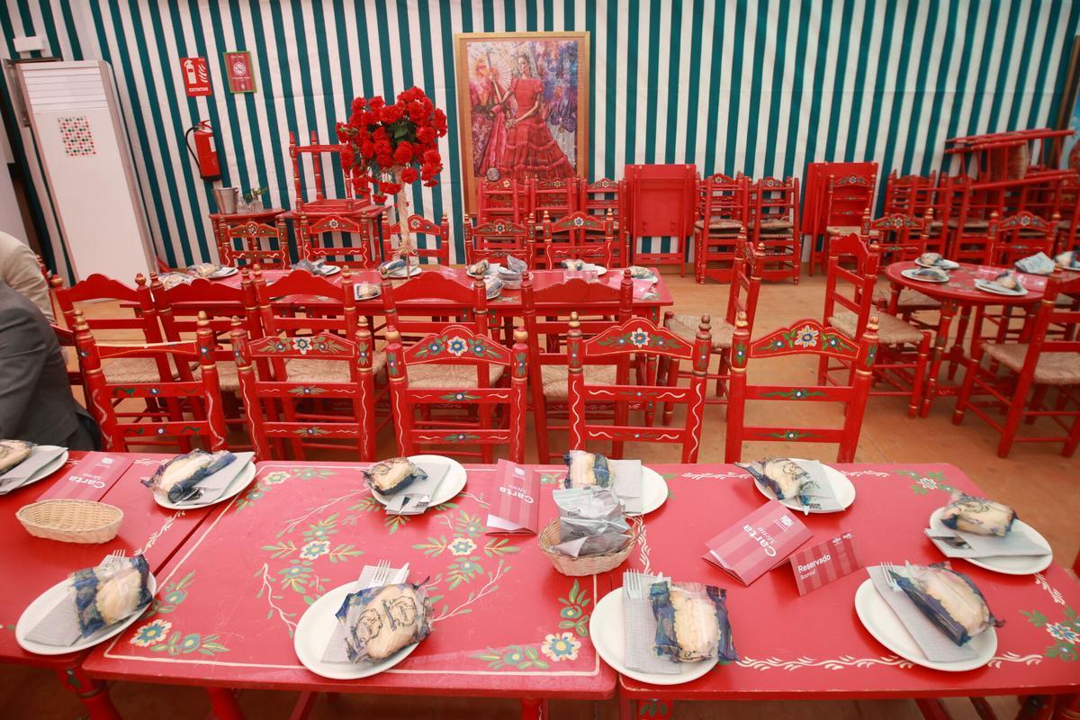 Interior de una caseta de la Feria de abril de Sevilla. A 07 de mayo de 2025, en Sevilla (Andalucía, España). Ambiente en el Real de la Feria de Abril de Sevilla. 07 MAYO 2025 Rocío Ruz / Europa Press 07/05/2025. Rocío Ruz;category_code_new;