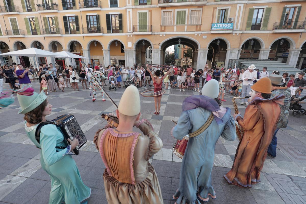 El Circo del Sol sale a la calle para presentar su nuevo espectáculo, ‘Corteo’