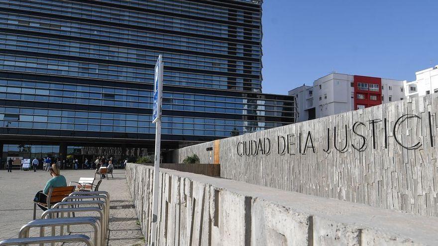 Exterior de la Ciudad de la Justicia de Las Palmas de Gran Canaria.