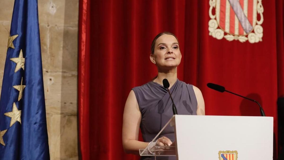 Die neue Ministerpräsidentin Marga Prohens bei der Vorstellung ihrer zehn Minister