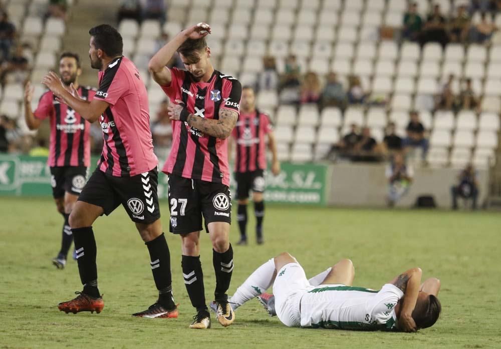 Galería gráfica: El Córdoba CF cae goleado ante el Tenerife.