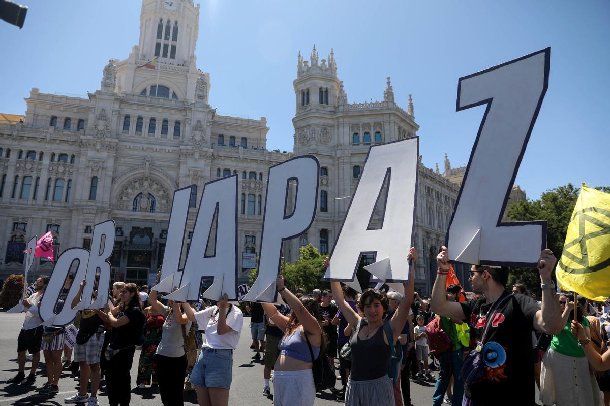 Varios miles de personas protestan contra la OTAN en Madrid