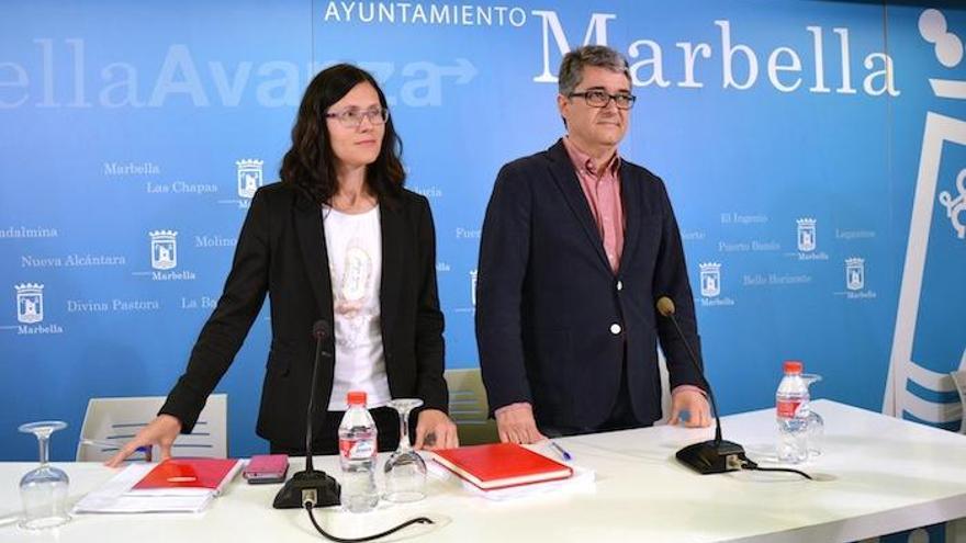 Isabel Pérez y Javier Porcuna, en Marbella.