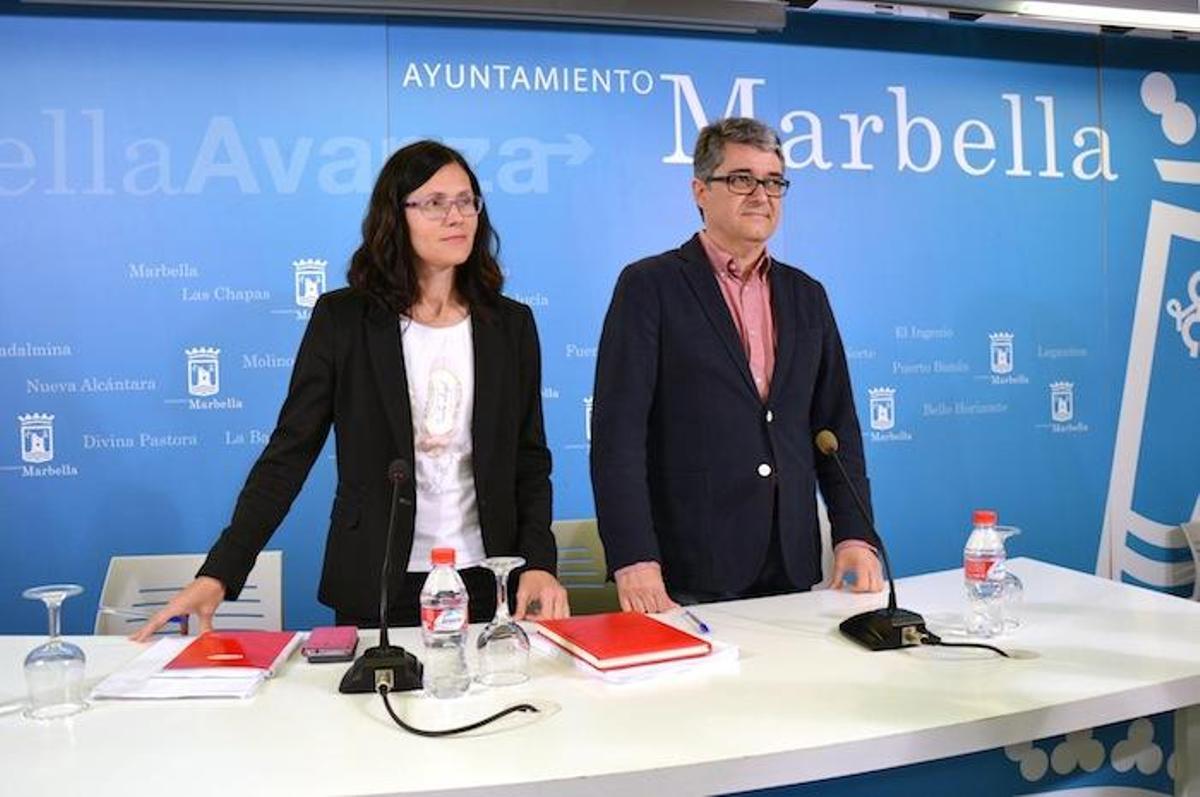 Isabel Pérez y Javier Porcuna, en Marbella.
