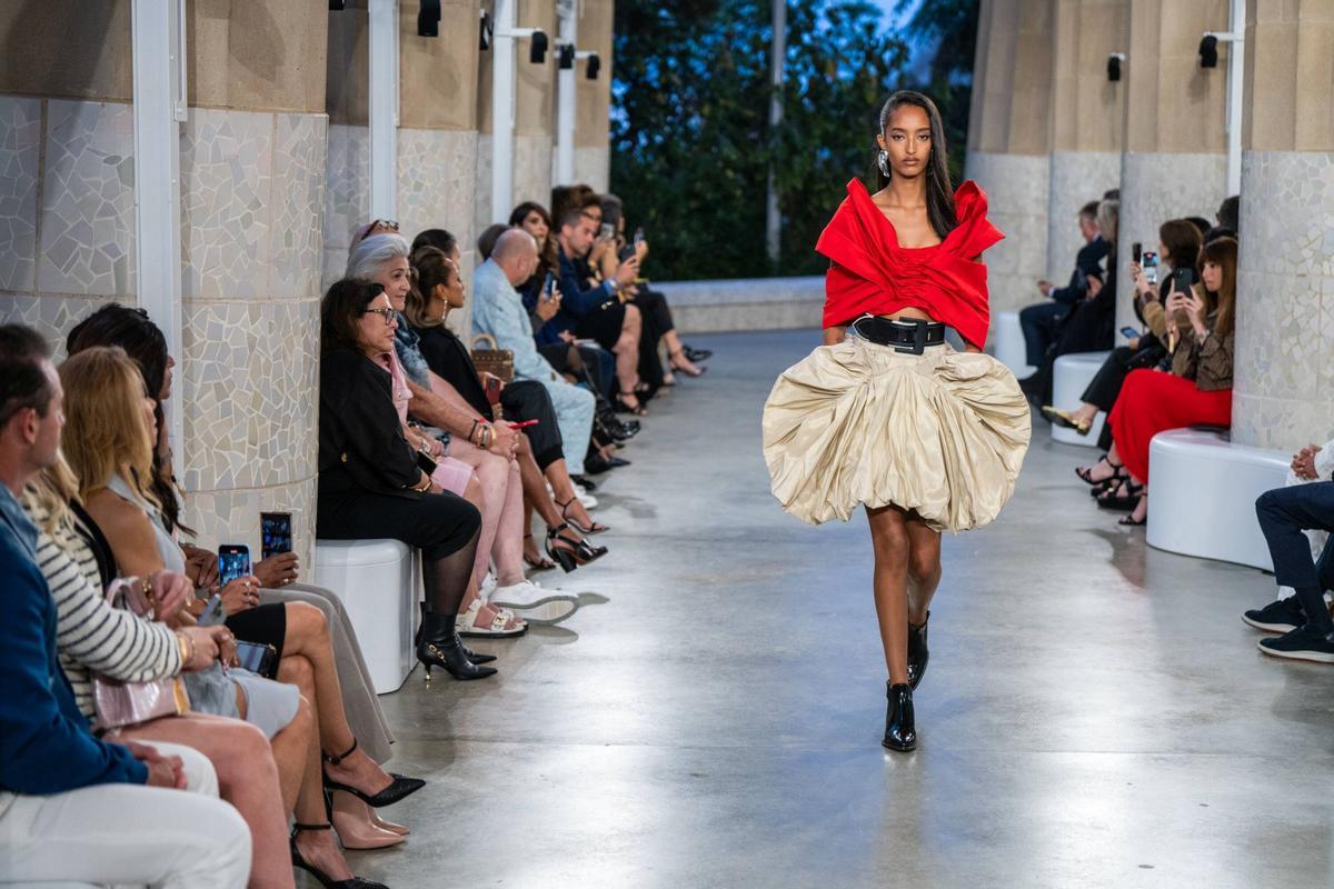 Louis Vuitton presenta en el Park Güell su colección Crucero 2025