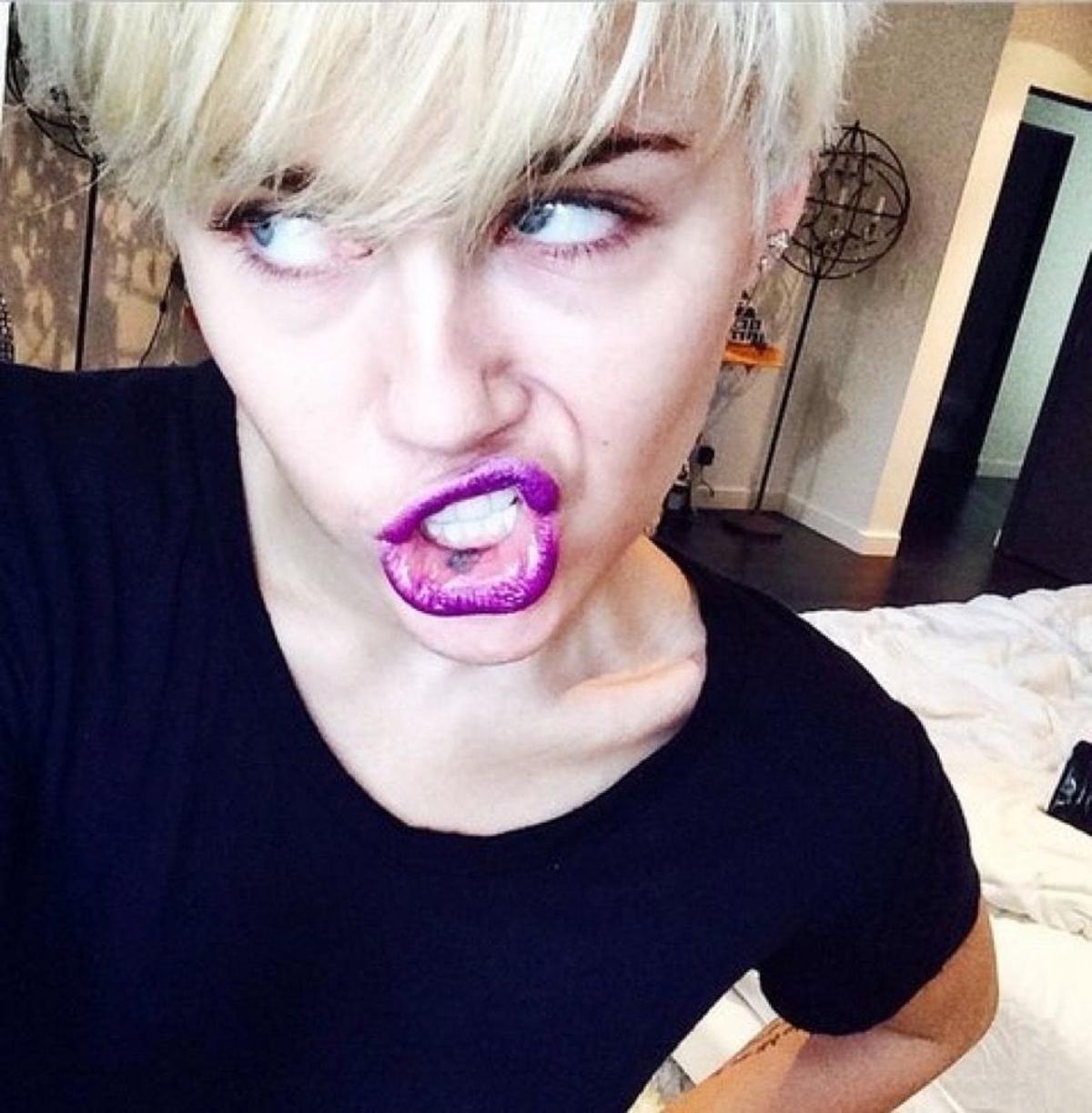 Labios púrpura, Miley Cyrus