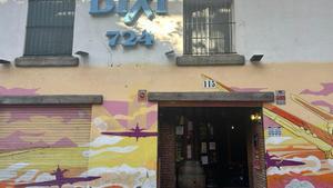 El bar Dixi del Poblenou, que ha podido retomar su actividad tras su reciente precinto.