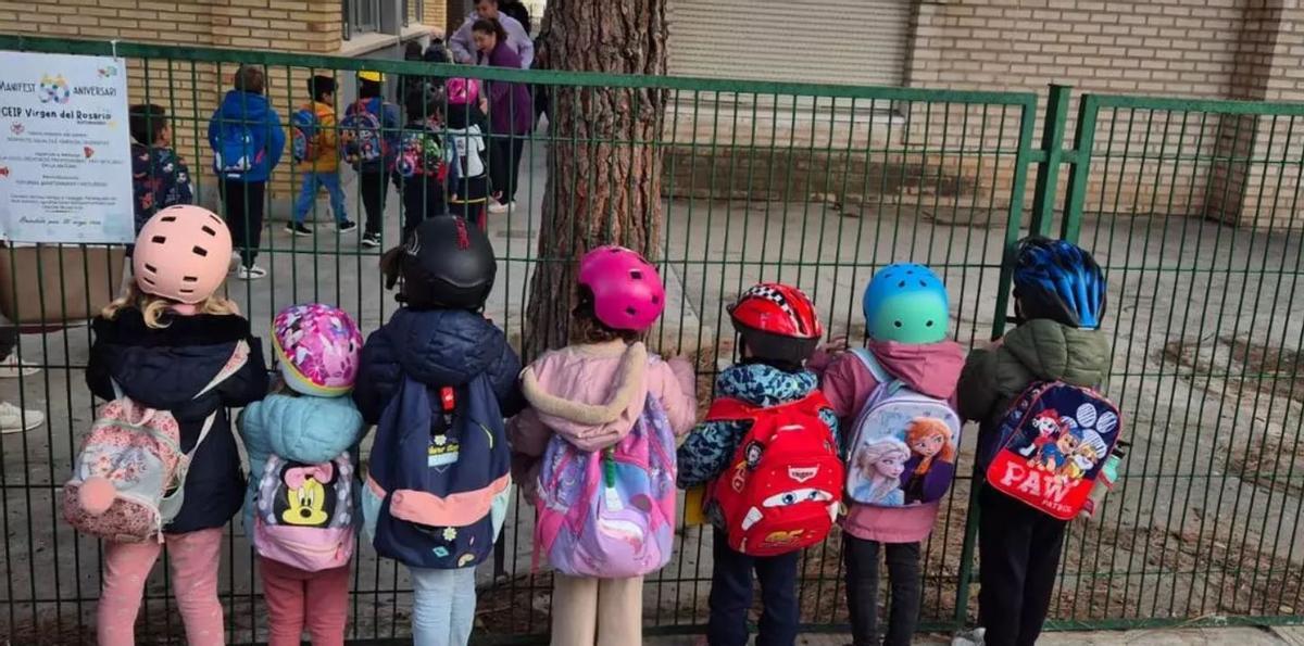 Foto del inicio de curso cuando los alumnos acudían con casco.