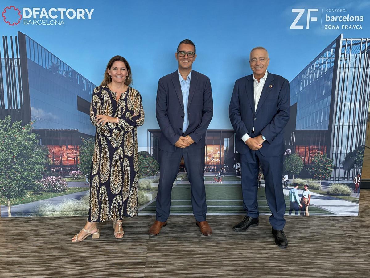 Blanca Sorigué, directora general del CZFB; Jordi Gutiérrez, fundador de EAIRIS Technologies; y Pere Navarro, presidente ejecutivo del CZFB