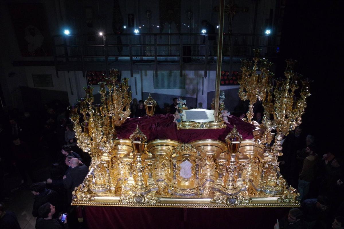 El Cristo del Amor estrena una joya para la Semana Santa de Málaga 2026