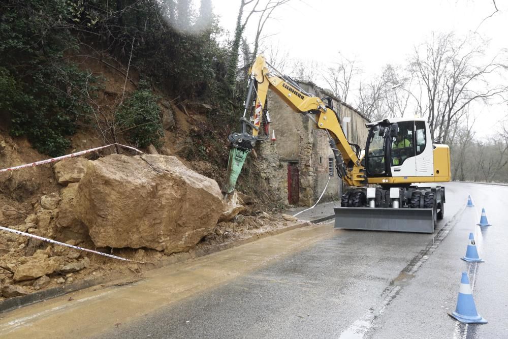 Esllavissada al carrer del Carme.