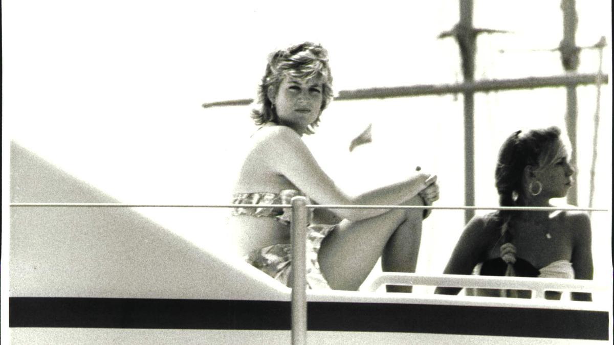 Diana de Gales en la embarcación Fortuna de la Familia Real