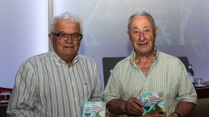 Antonio Alba Moratilla y Juan Rionda Mier, ayer, en el Club Prensa Asturiana de LA NUEVA ESPAÑA.