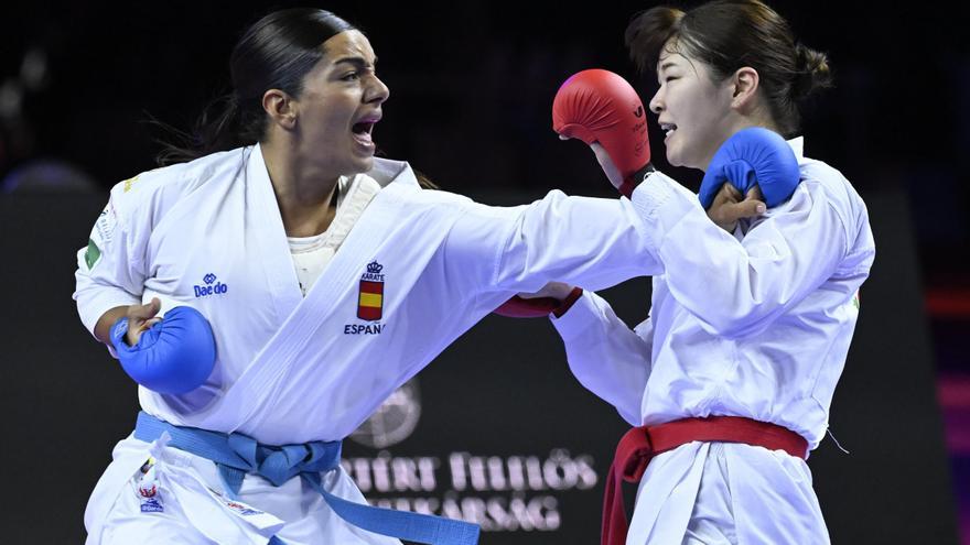 María Torres, campeona del mundo de kumite por equipos