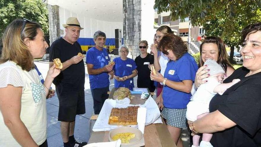 Mieres celebró el Día de la Juventud con un pincheo y música