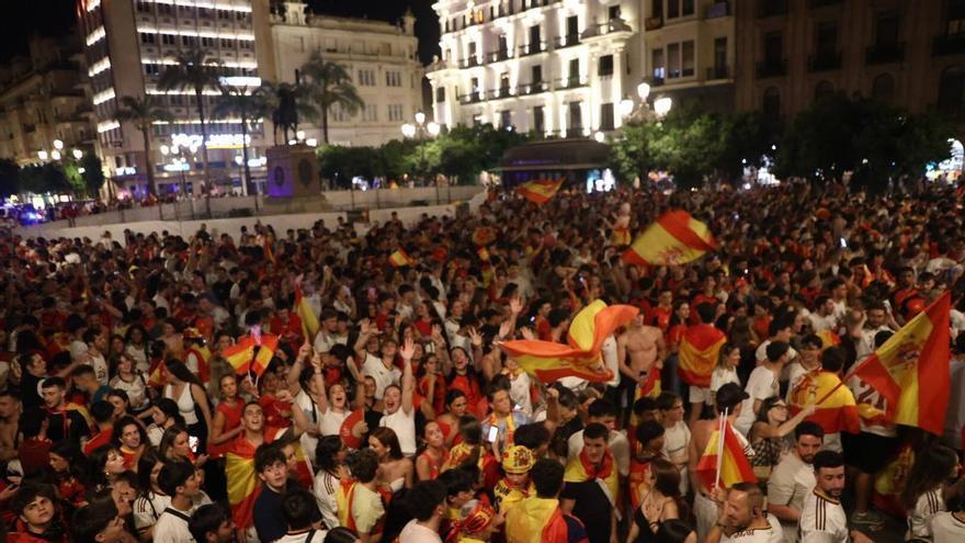 Córdoba celebra en Las Tendillas el triunfo de España en el Mundial