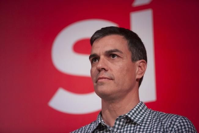 28/03/2017.El candidato a la secretaría general del PSOE Pedro Sánchez participa en un encuentro con militantes de su partido en La Laguna..Fotos: Carsten W. Lauritsen