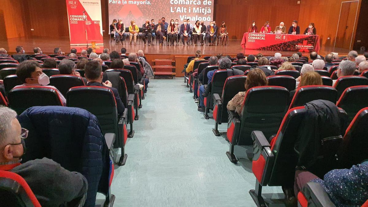Un centenar de delegados ha asistido al Congreso Comarcal del PSPV-PSOE en el Alto y Medio Vinalopó.