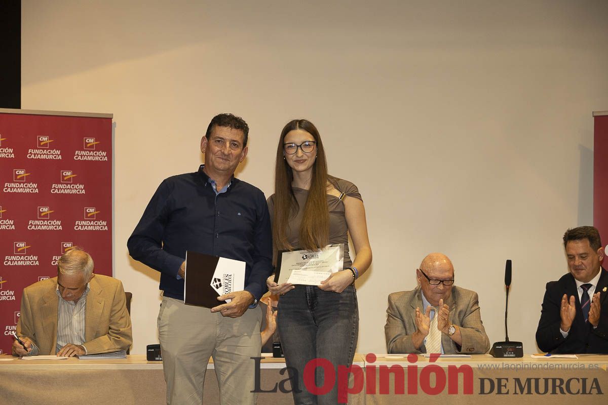 Entrega de los premios de la Fundación Robles Chillida a estudiantes caravaqueños