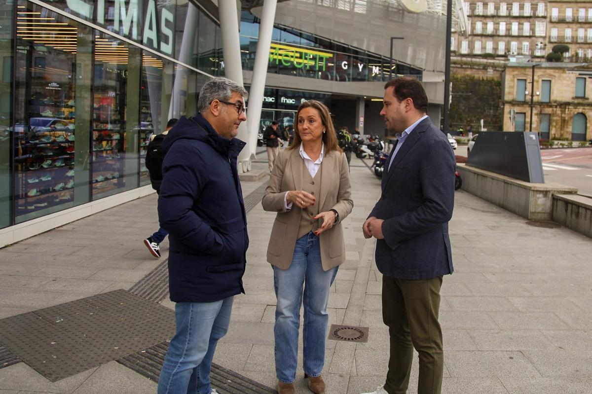 Martín, Sánchez y Cubela, hoy, en Vialia.