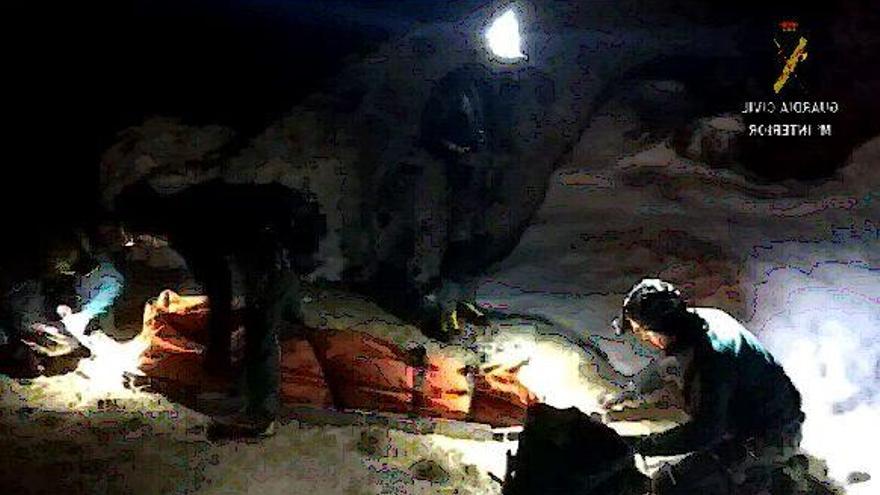 La Guardia Civil rescata a un montañero guiada por una luz
