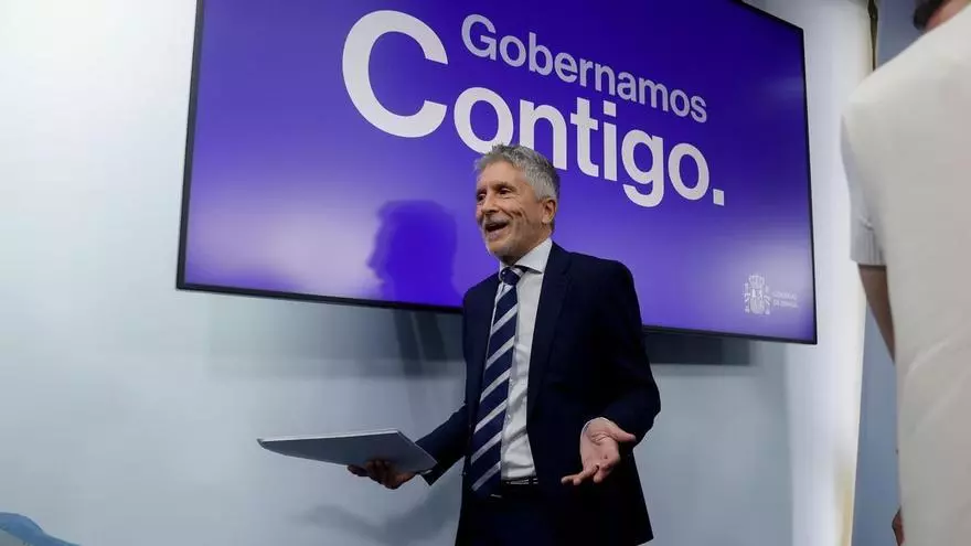Marlaska estudiará financiar a la Policía canaria
