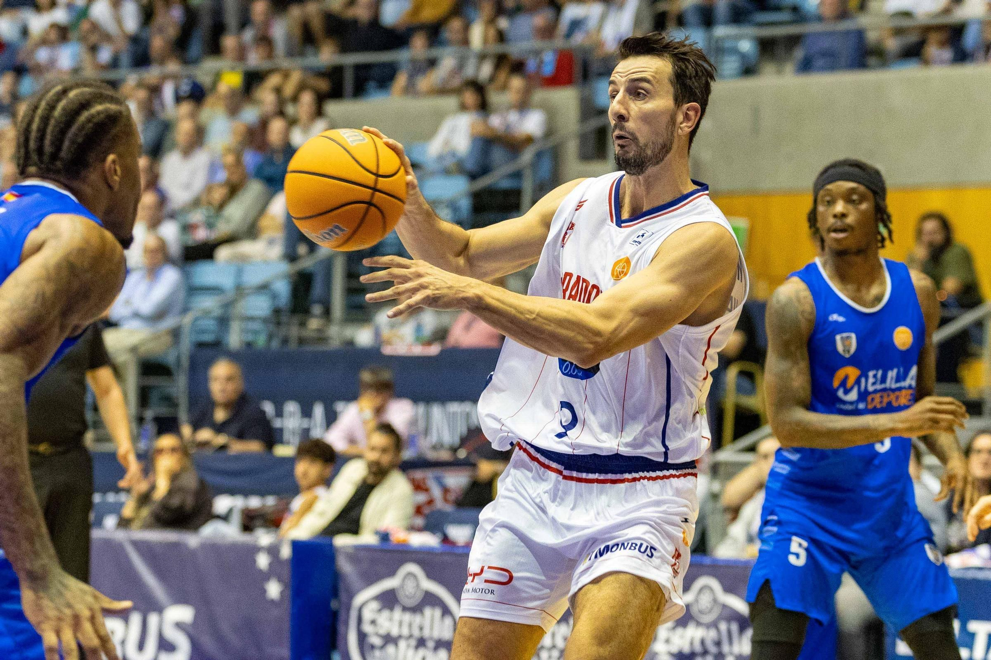 El Obradoiro ejerce de 'grande' para ganar al Melilla