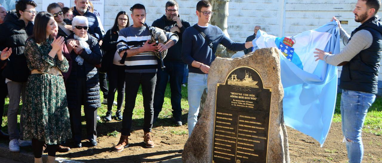 Homenaje a los 21 fallecidos del Villa de Pitanxo en Moaña