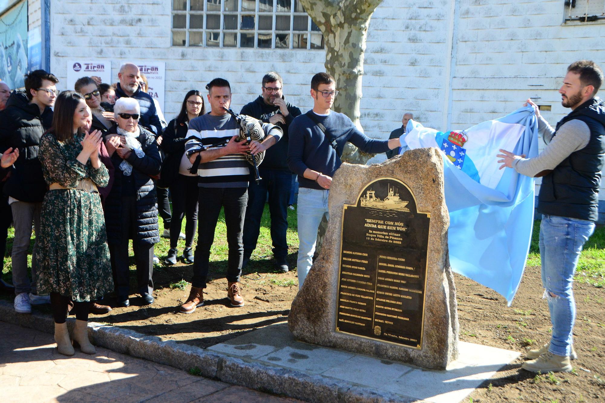 Homenaje a los 21 fallecidos del Villa de Pitanxo en Moaña