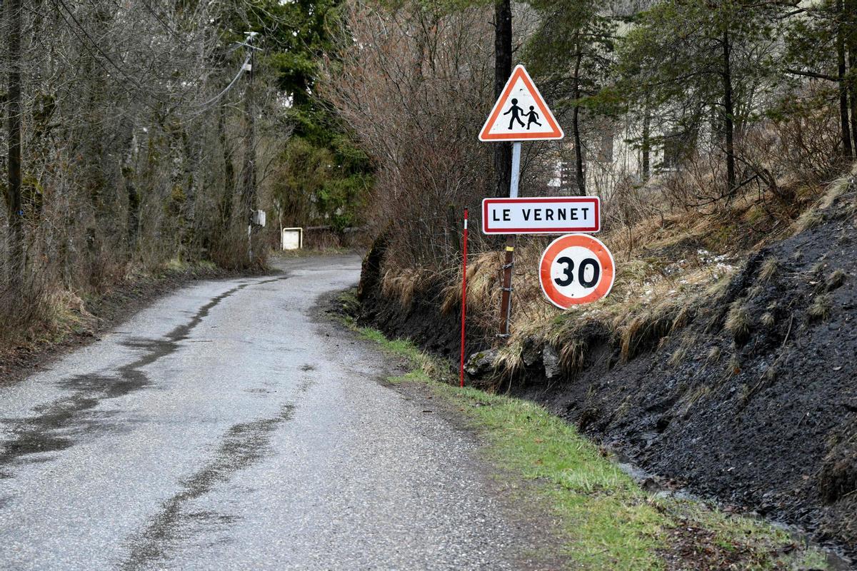 Carretera de acceso a Le Vernet, al sur de los Alpes, el lugar donde el niño Émile Soleil desapareció en julio.