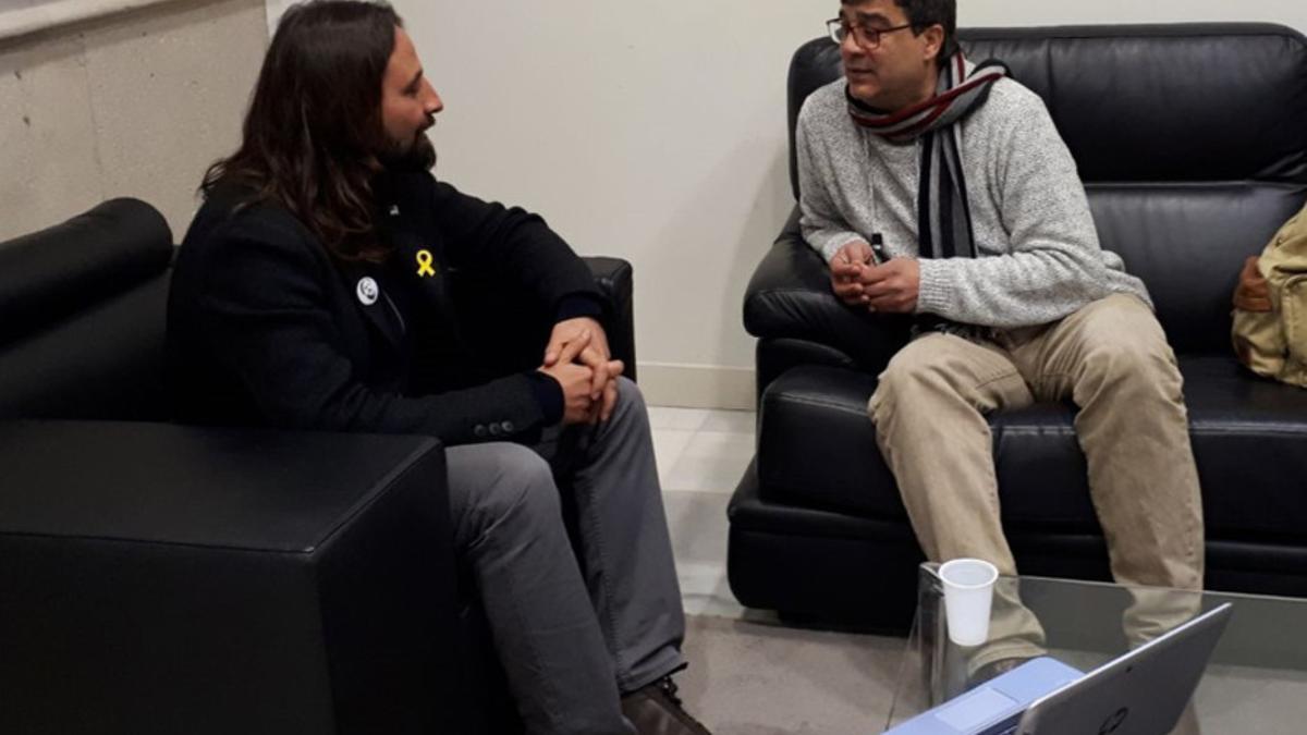 Jordi Albert, presidente de la Federació Comarcal ERC Baix Llobregat, reunido con Juan Antonio Heredia.