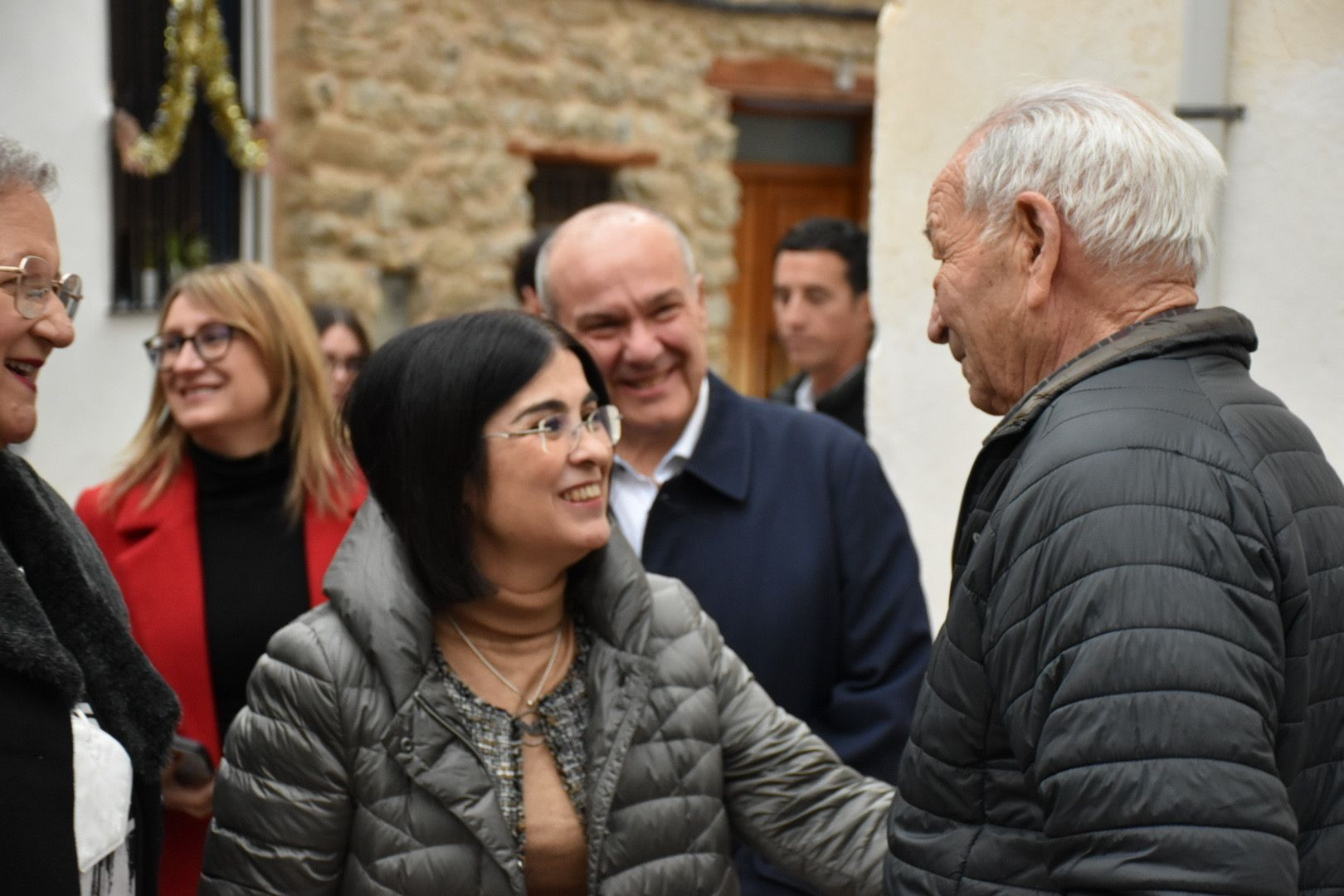 Sanidad condecora a la doctora Mª Amparo Máñez Martí