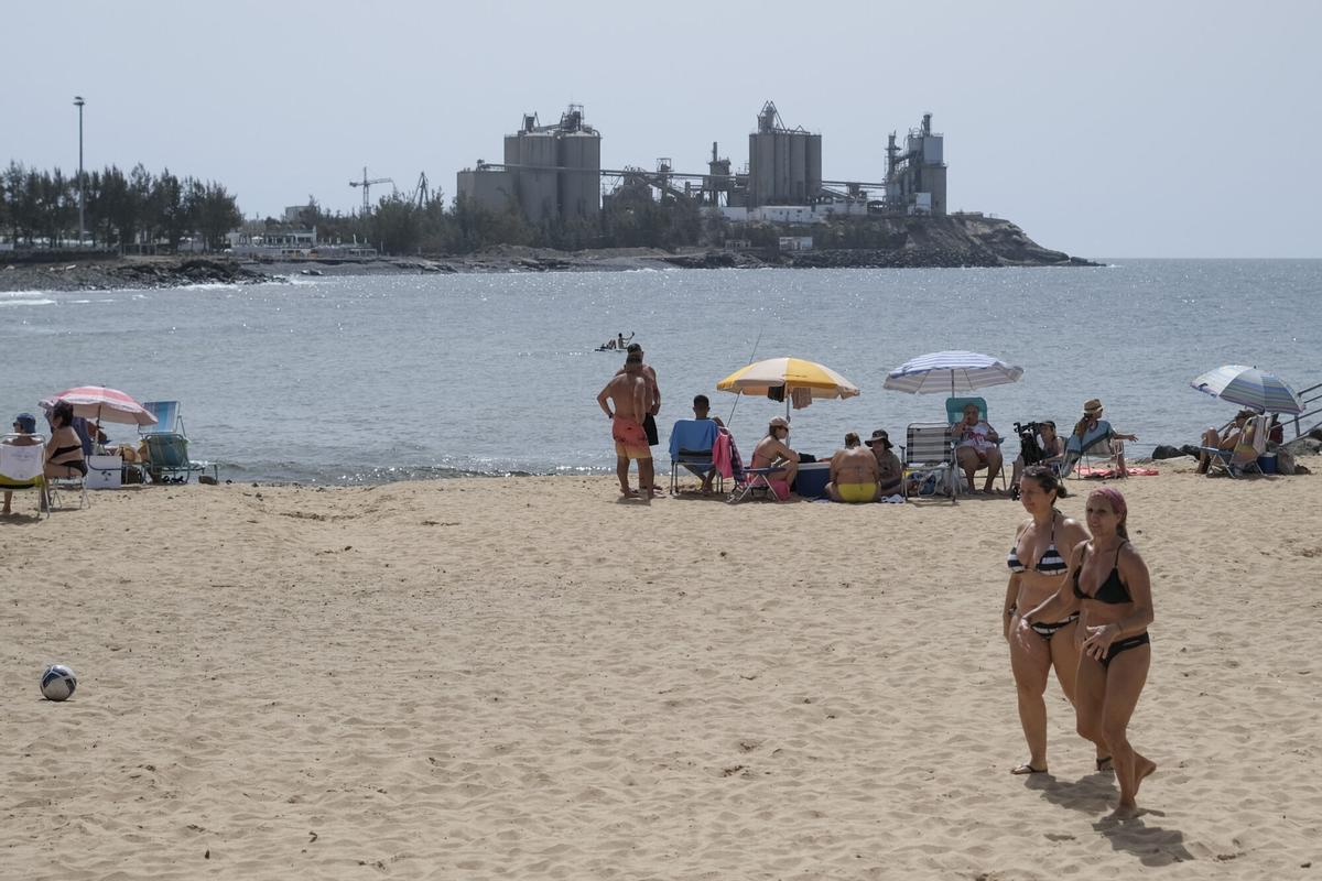 Las playas del sur recobran vida en Semana Santa