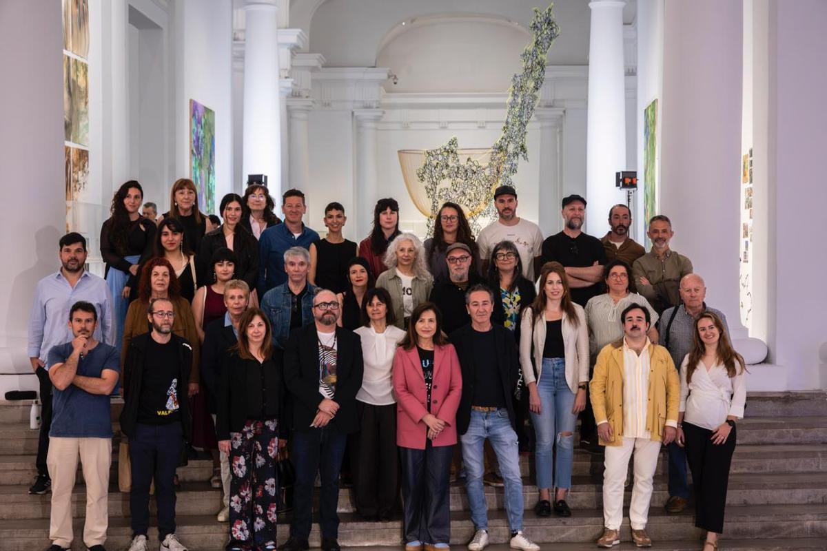 Una representación de los artistas de la exposición, junto a Nicolás Bugeda, Marta Alonso y Álex Villar.