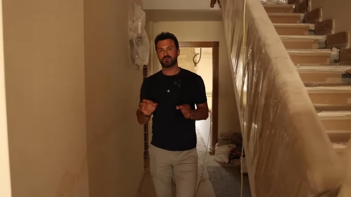 El inversor Quique Escrivá en uno de los inmuebles donde está construyendo mini pisos