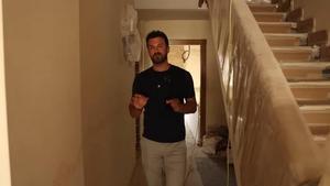 El inversor Quique Escrivá en uno de los inmuebles donde está construyendo mini pisos