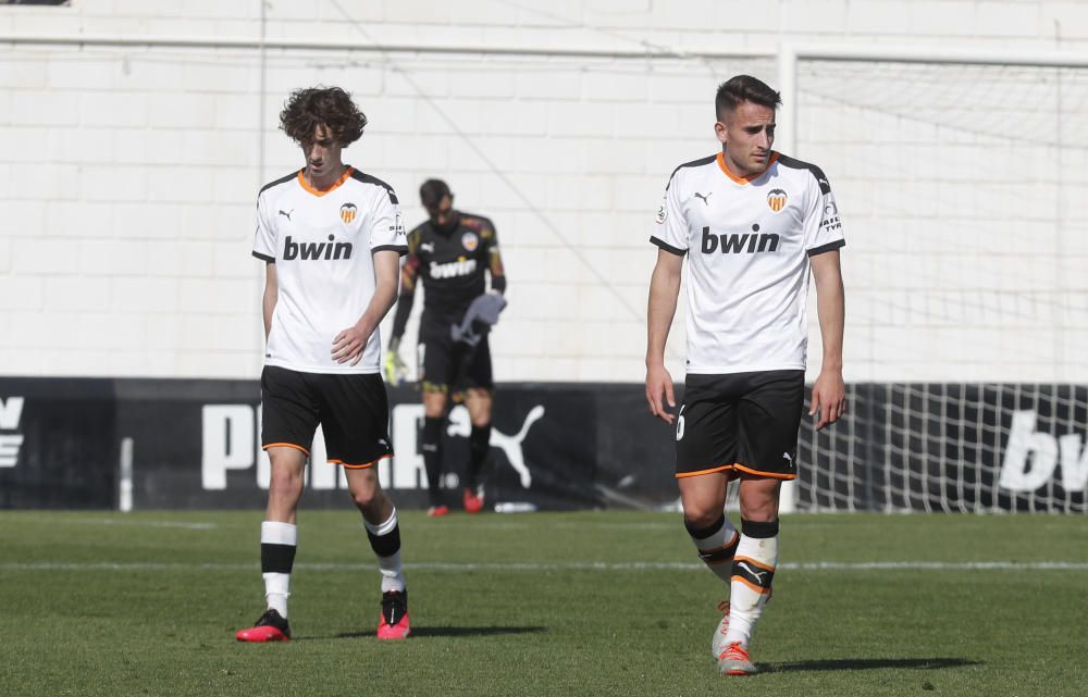 El Valencia Mestalla acaricia la remontada