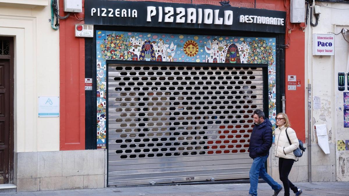 El restaurante de Pizzaiolo en la calle San Felipe de Córdoba, cerrado este jueves.