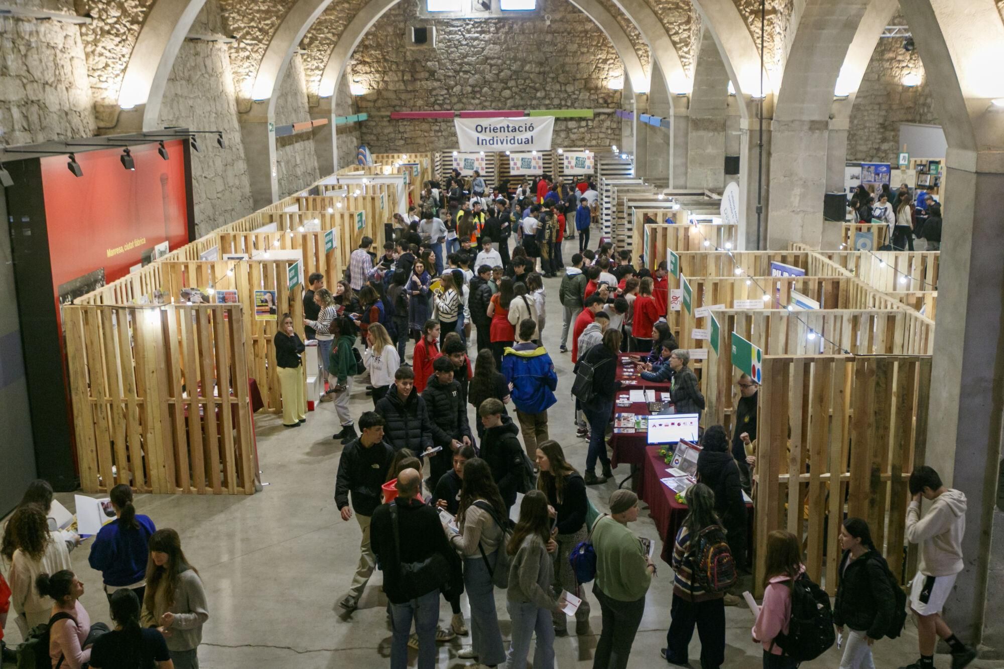 Arrenca la Fira de l'Estudiant de Manresa 