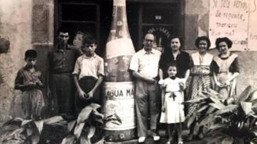 Fàbrica de sifons i gasoses Caves Palmera el 1950