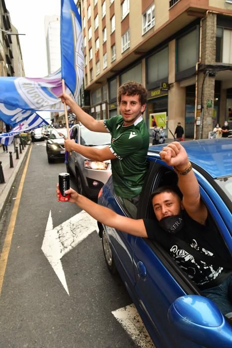 La caravana en defensa del Deportivo colapsó el tráfico en varios puntos de A Coruña.