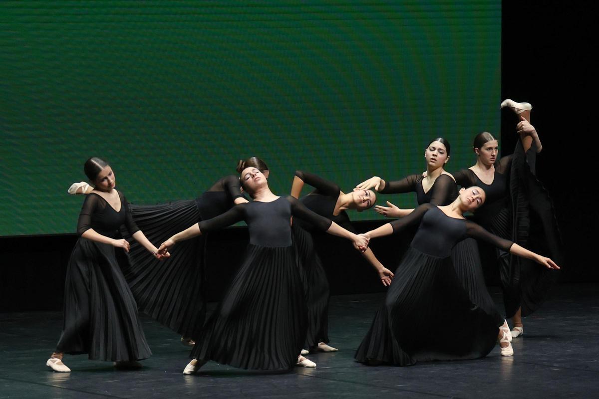 La danza toca el cielo en el Vigo Porté La danza toca el cielo en el Vigo Porté