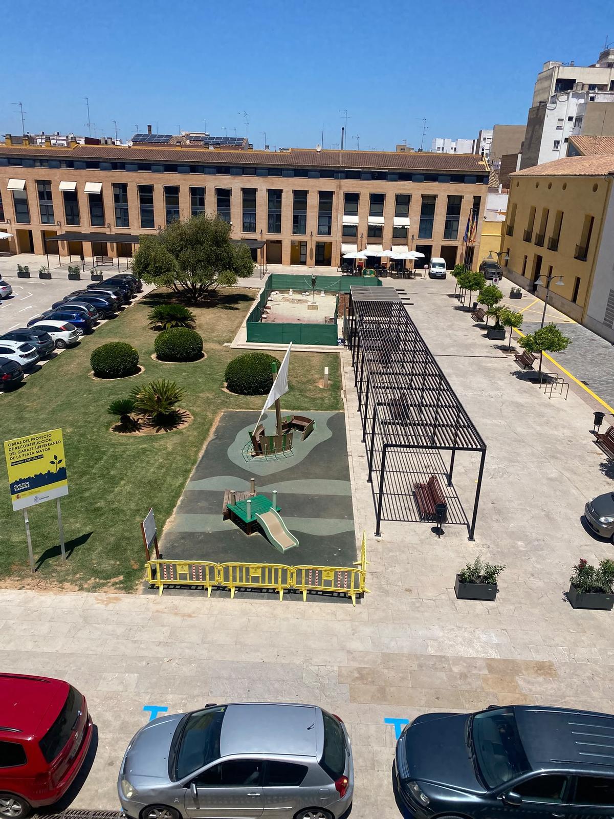 Una vista del espacio reordenado de la plaza.