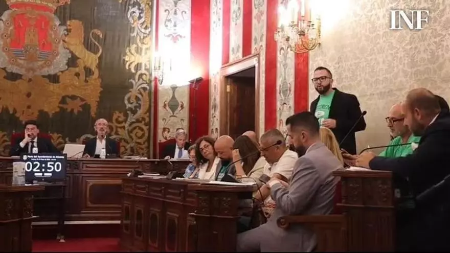 Rafa Mas pregunta sobre si Barcala se reunió con la cooperativa de Les Naus: "Usted es un cobarde que no se presenta aquí y da la cara"