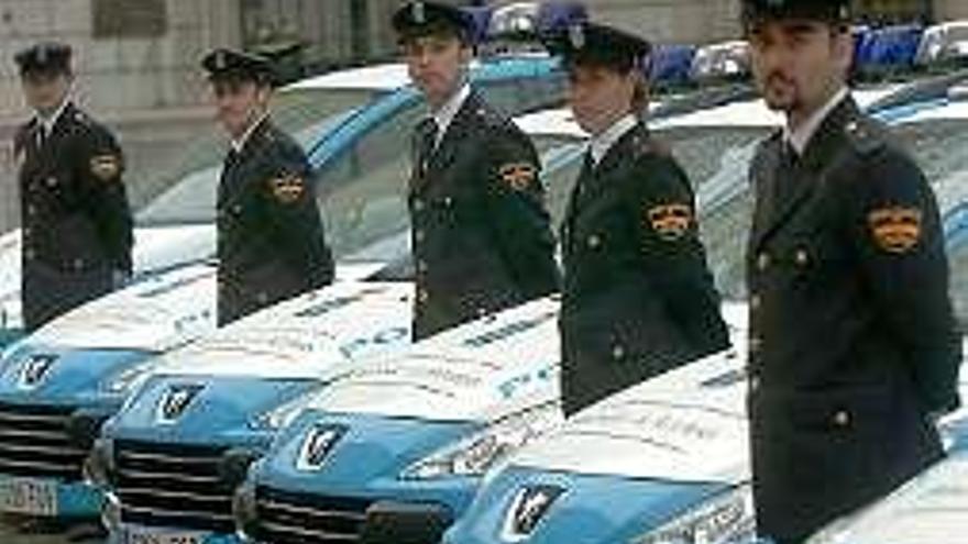 Policías del Principado.