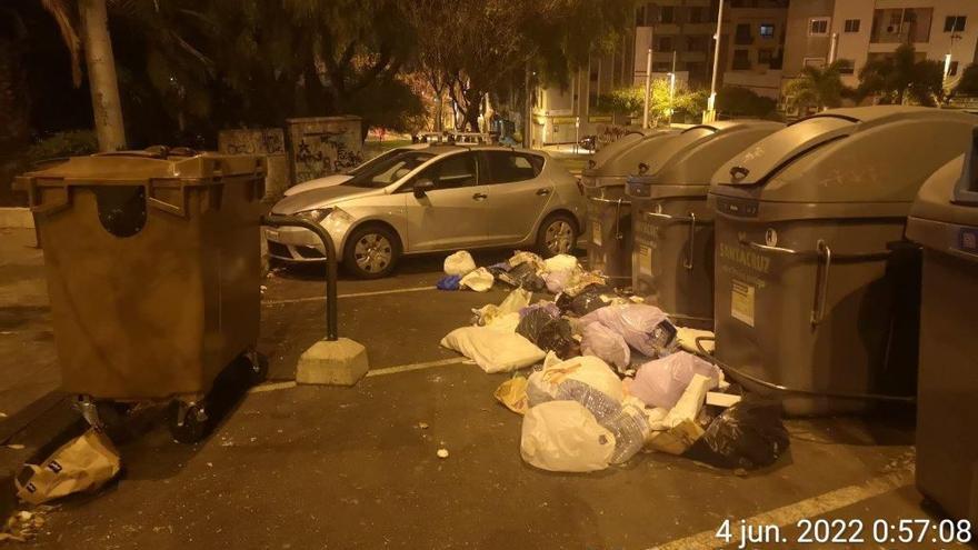 Santa Cruz de Tenerife activa un dispositivo de vigilancia para multar a quien deje la basura fuera del contenedor