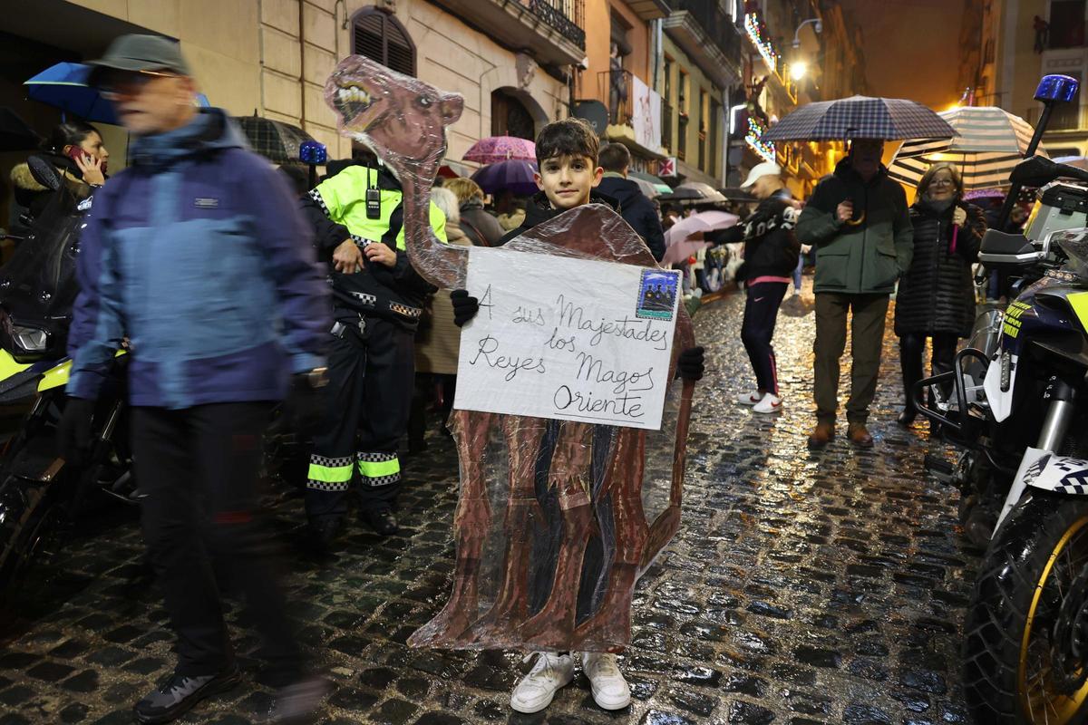 Las imágenes del Día de la Burrita y el Bando Real de Alcoy