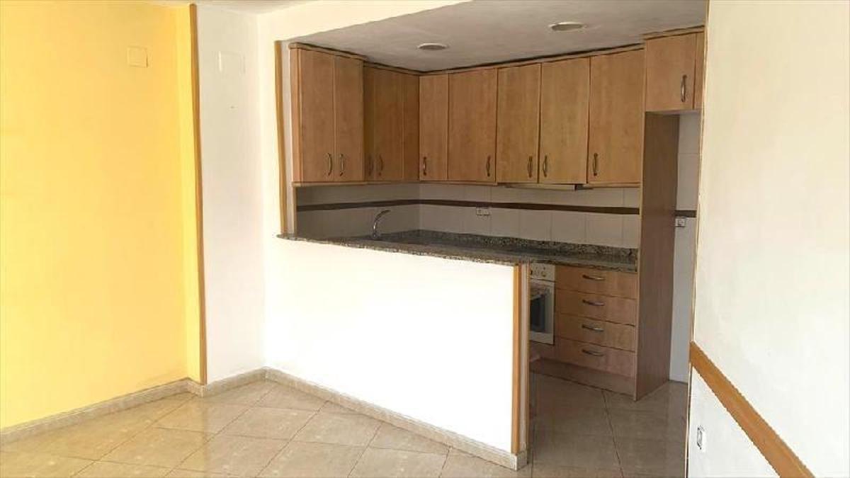 Galería de fotos: Un piso con tres habitaciones por 130.000 euros, en venta en Benicarló