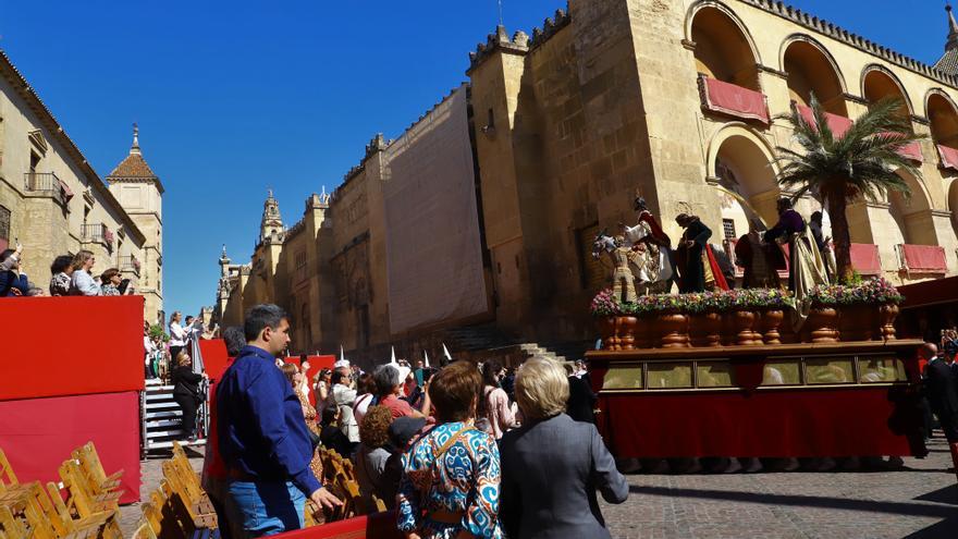 Sol y bulla en un Domingo de Ramos de reencuentros en Córdoba