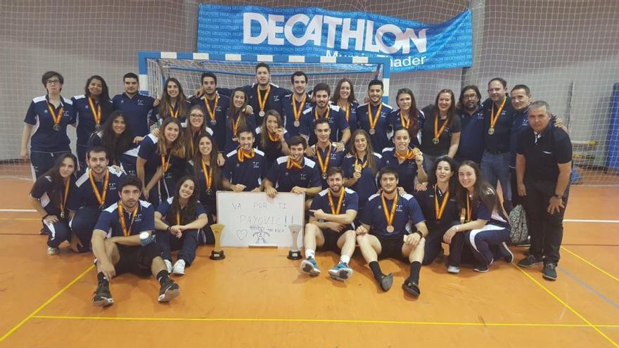 Medallas de oro y de plata para los equipos femenino y masculino para la Universidad de Málaga.